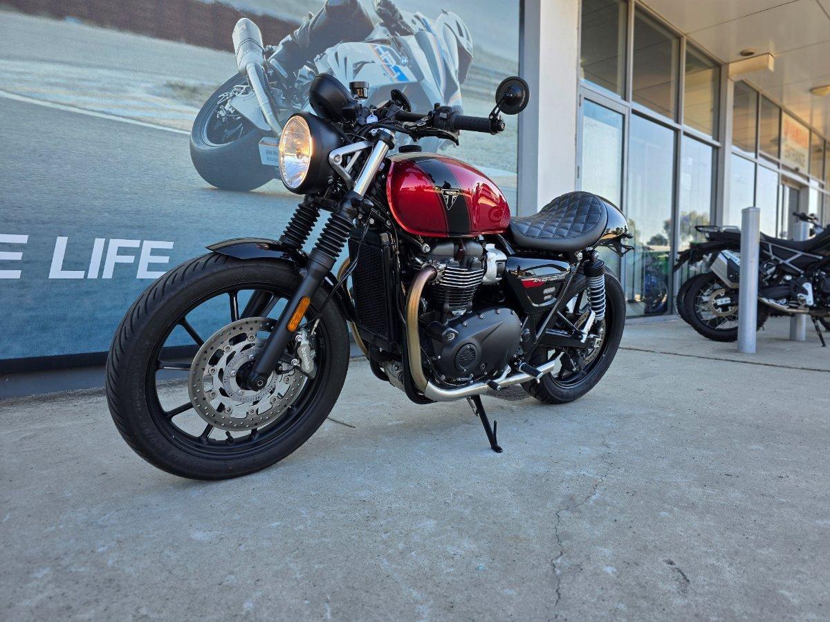 2025 TRIUMPH BONNEVILLE T100 ROAD