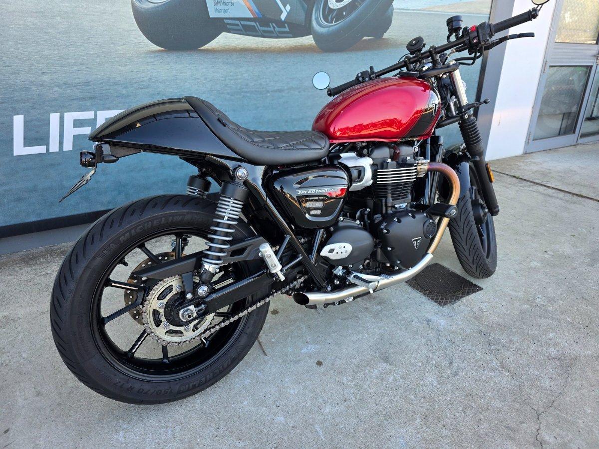 2025 TRIUMPH BONNEVILLE T100 ROAD