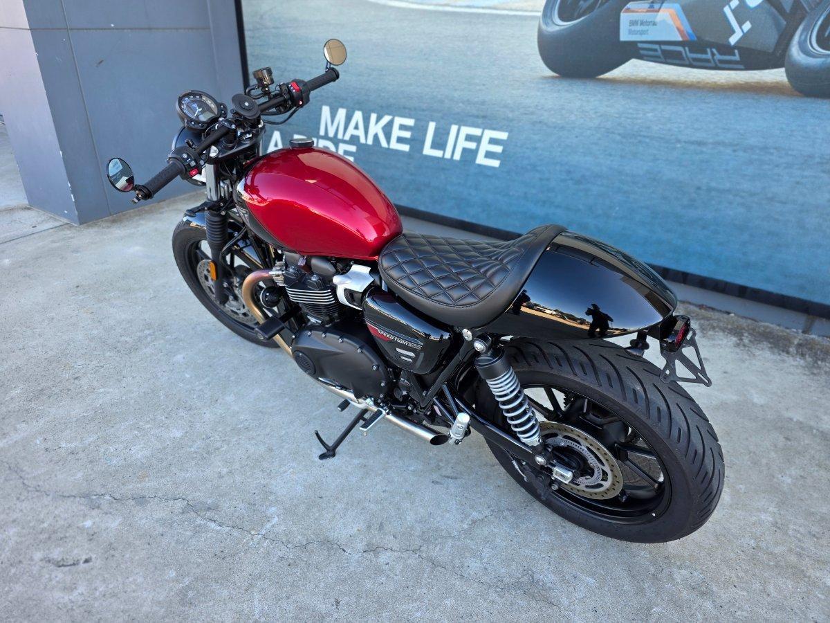 2025 TRIUMPH BONNEVILLE T100 ROAD