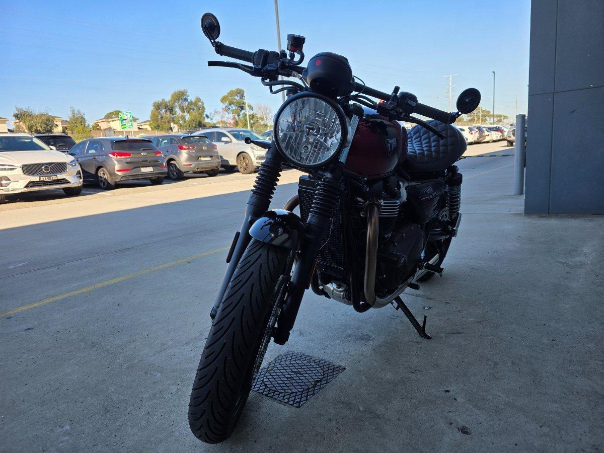 2025 TRIUMPH BONNEVILLE T100 ROAD