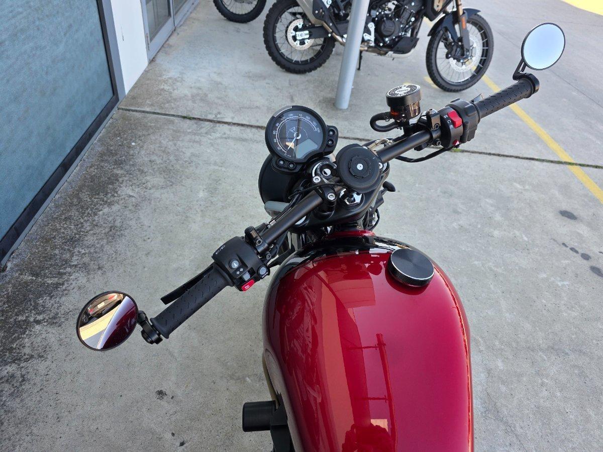 2025 TRIUMPH BONNEVILLE T100 ROAD