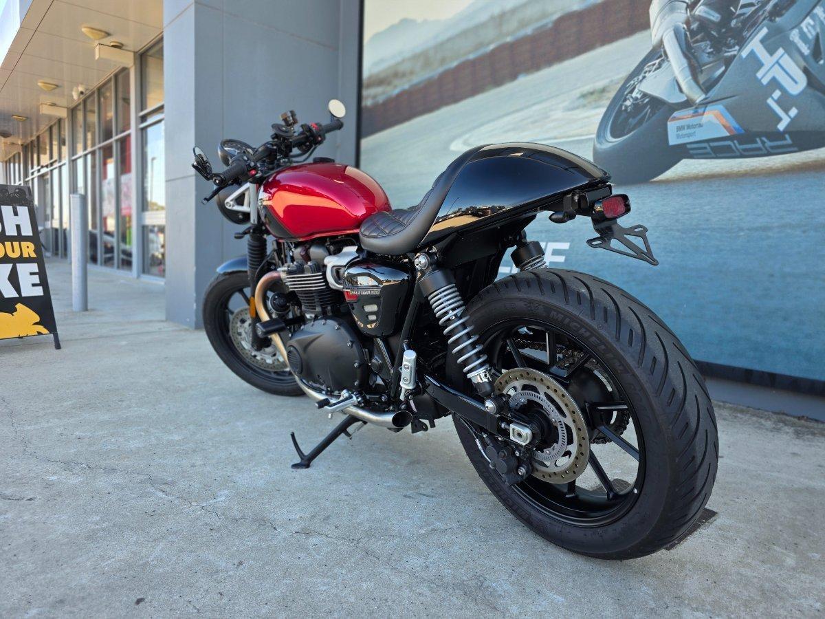 2025 TRIUMPH BONNEVILLE T100 ROAD