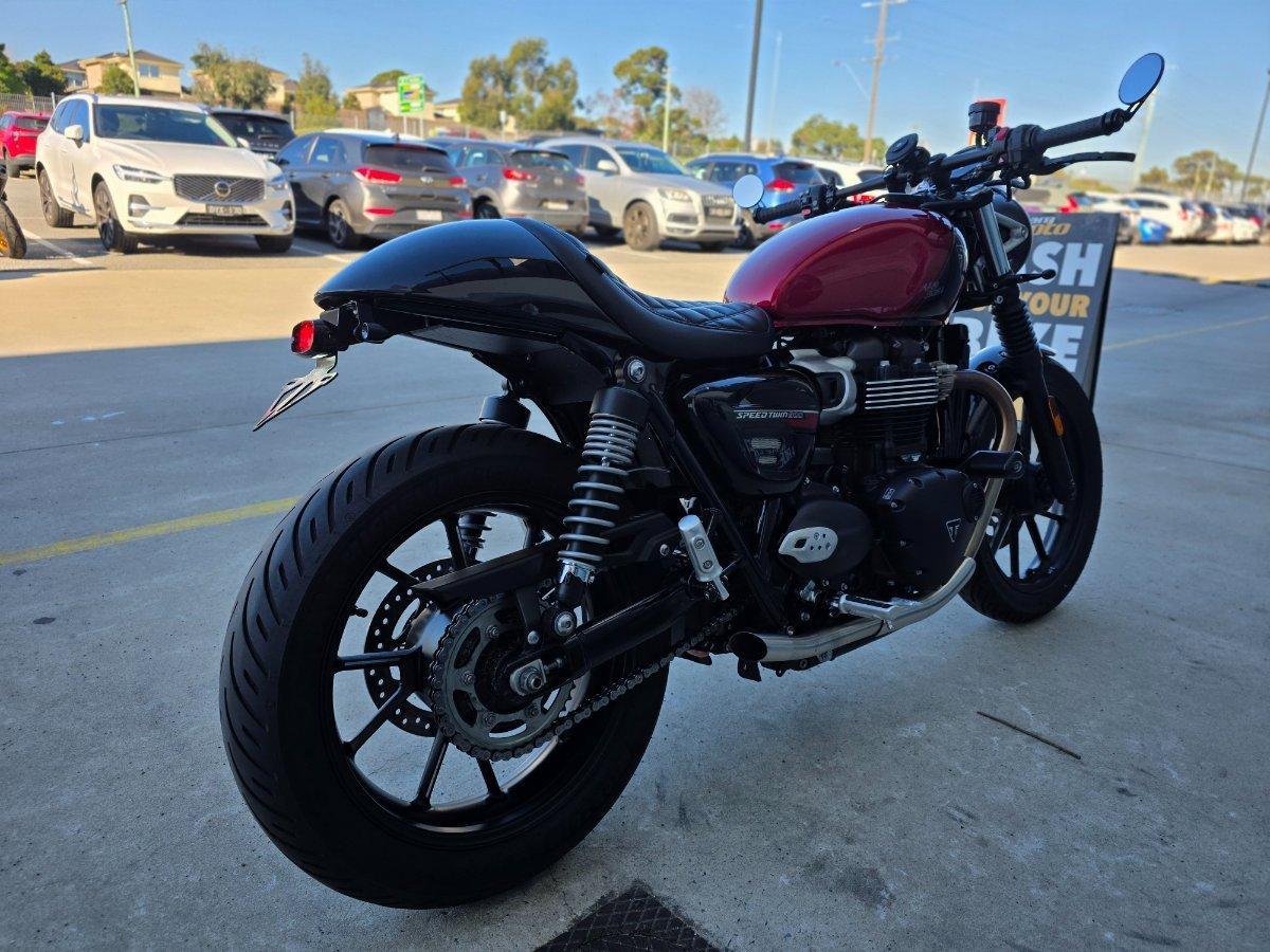 2025 TRIUMPH BONNEVILLE T100 ROAD