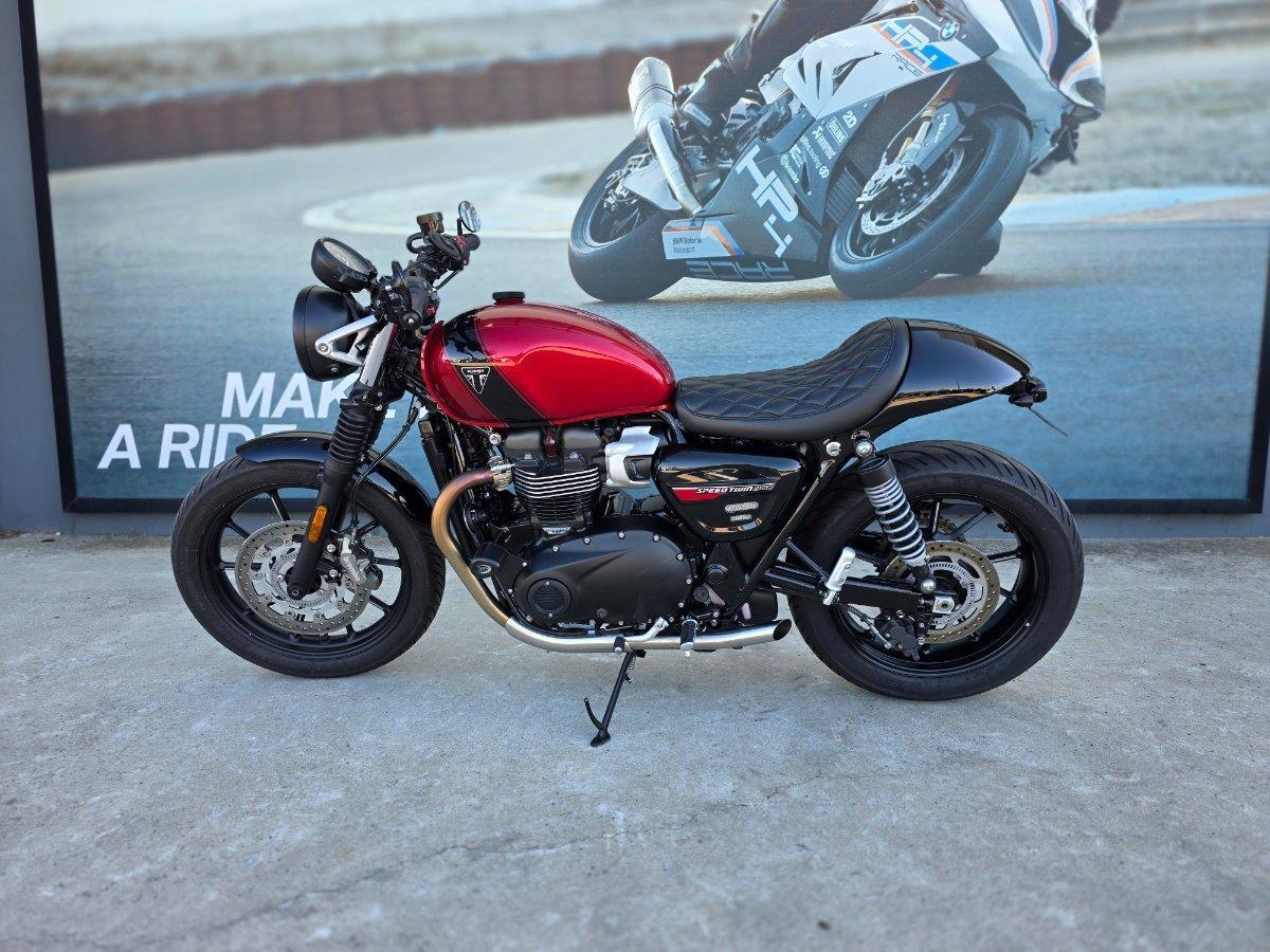 2025 TRIUMPH BONNEVILLE T100 ROAD
