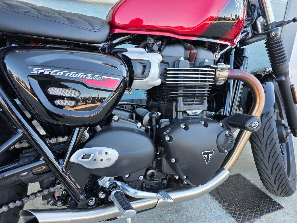2025 TRIUMPH BONNEVILLE T100 ROAD
