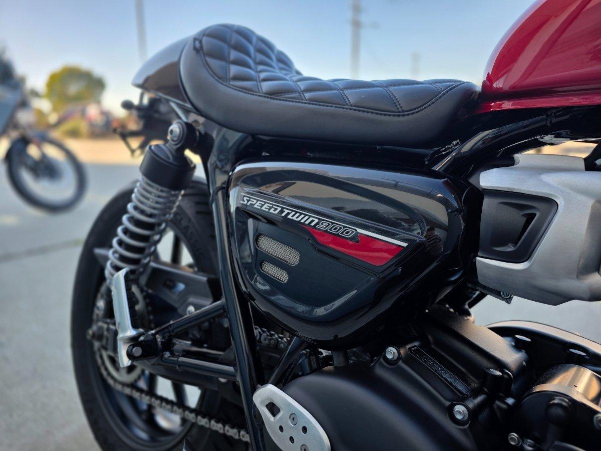 2025 TRIUMPH BONNEVILLE T100 ROAD