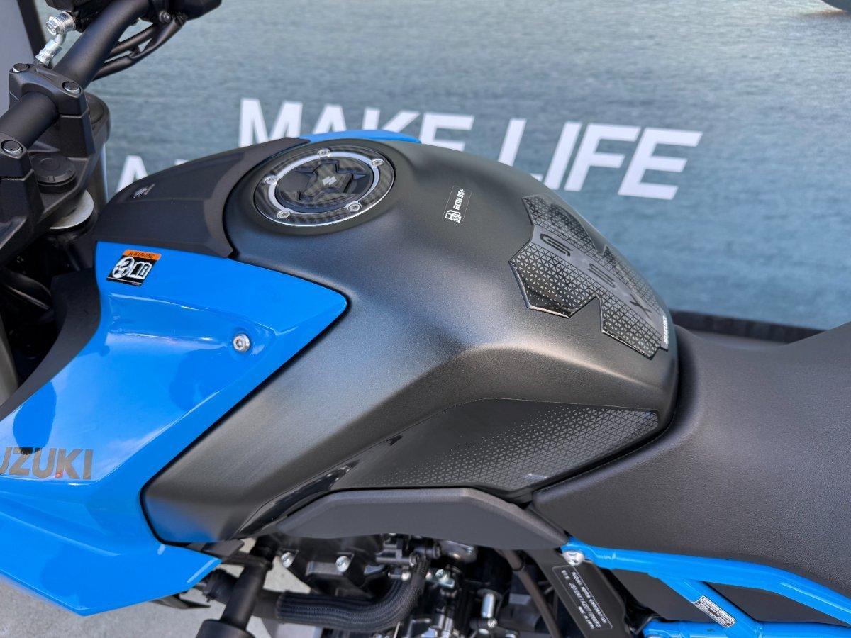 2023 SUZUKI GSX-8S ROAD