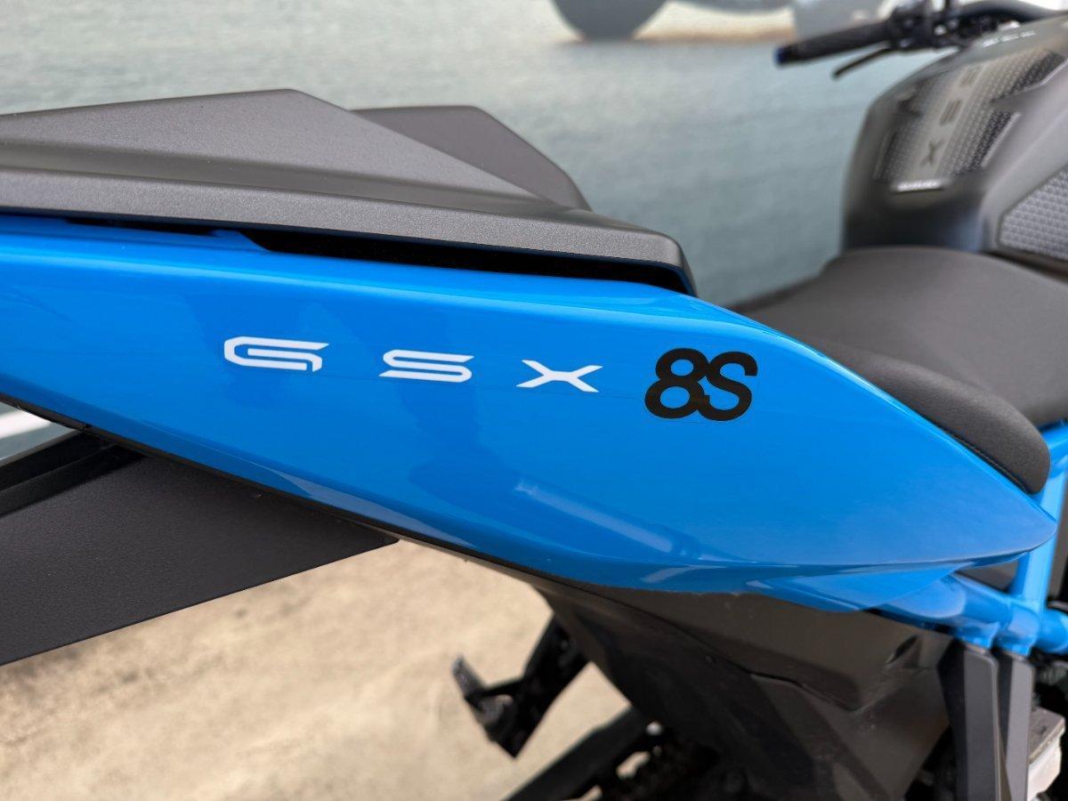 2023 SUZUKI GSX-8S ROAD