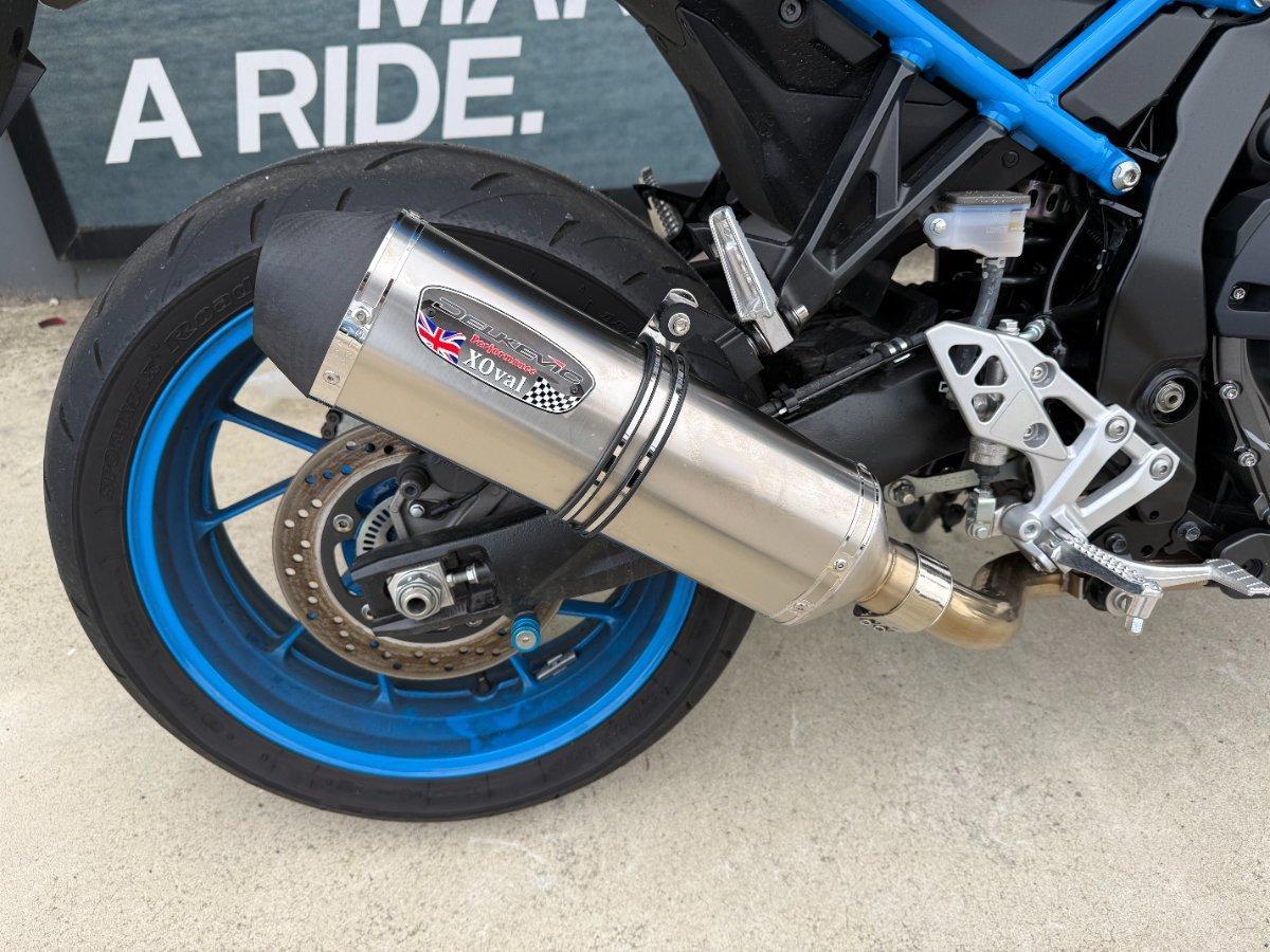 2023 SUZUKI GSX-8S ROAD