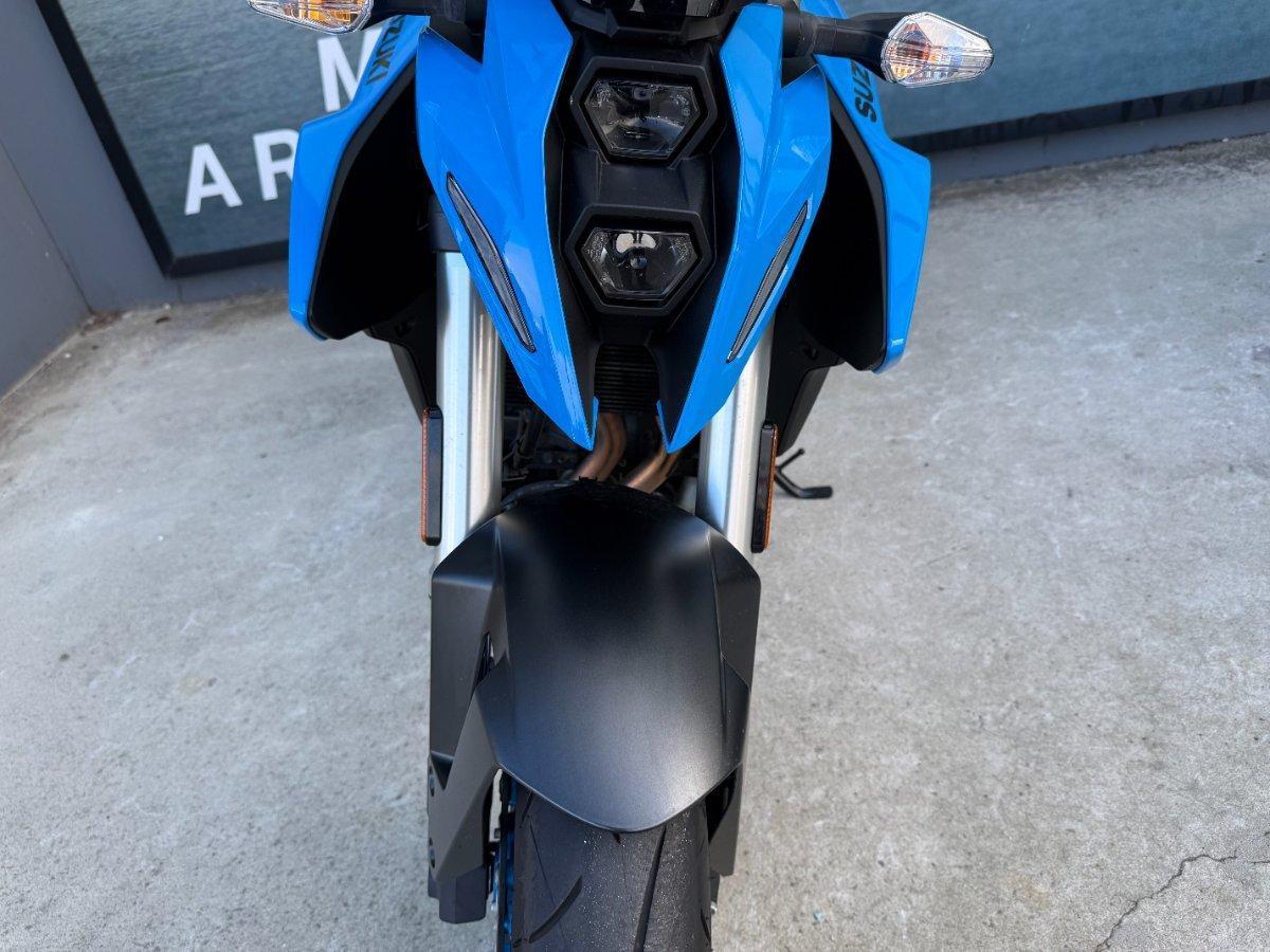 2023 SUZUKI GSX-8S ROAD