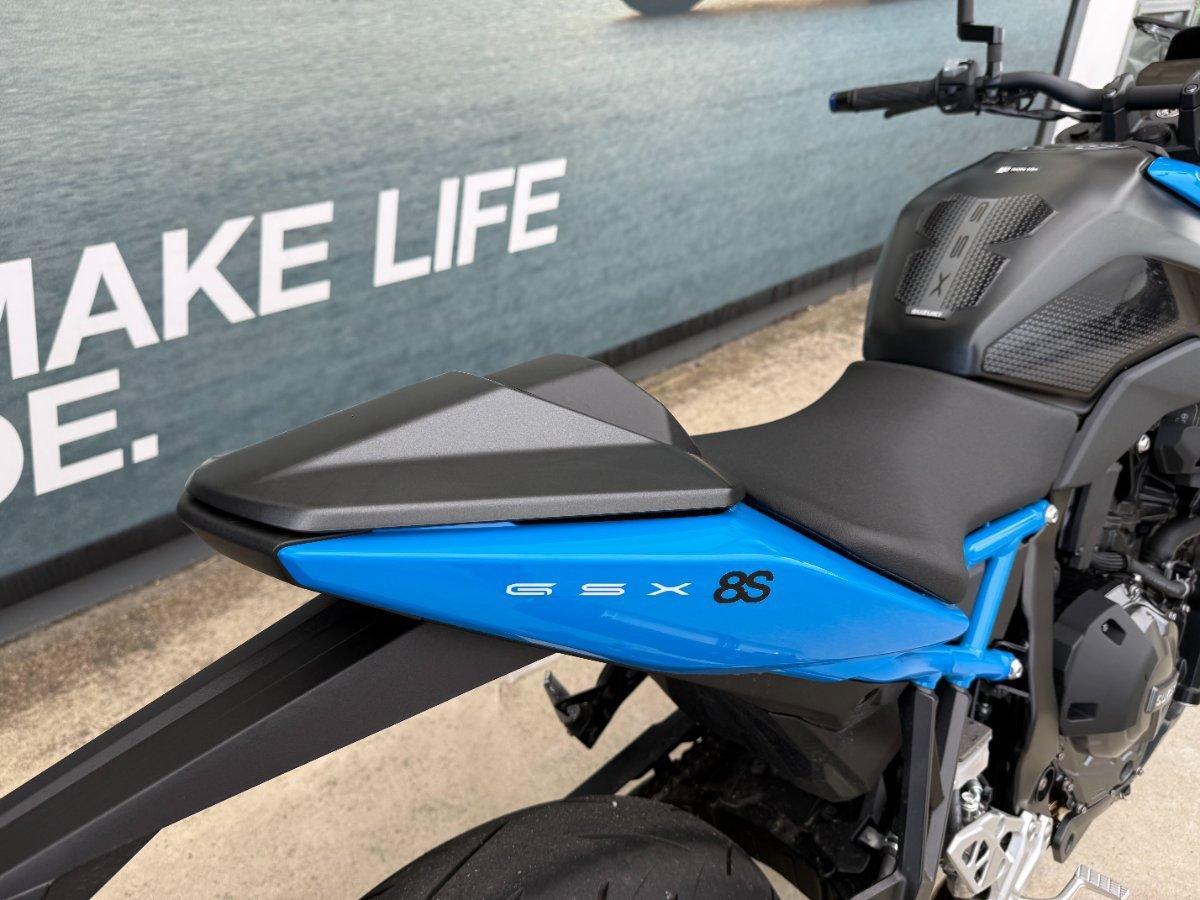 2023 SUZUKI GSX-8S ROAD