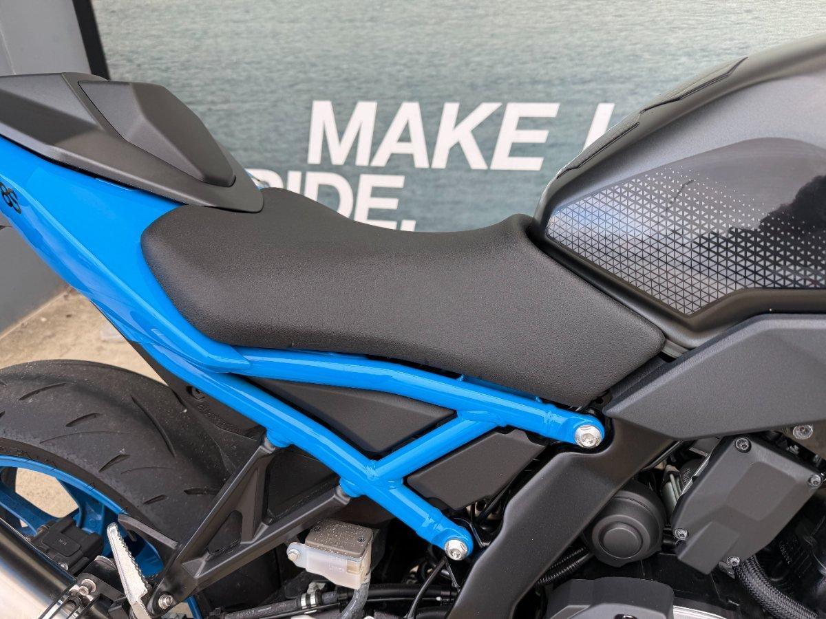 2023 SUZUKI GSX-8S ROAD