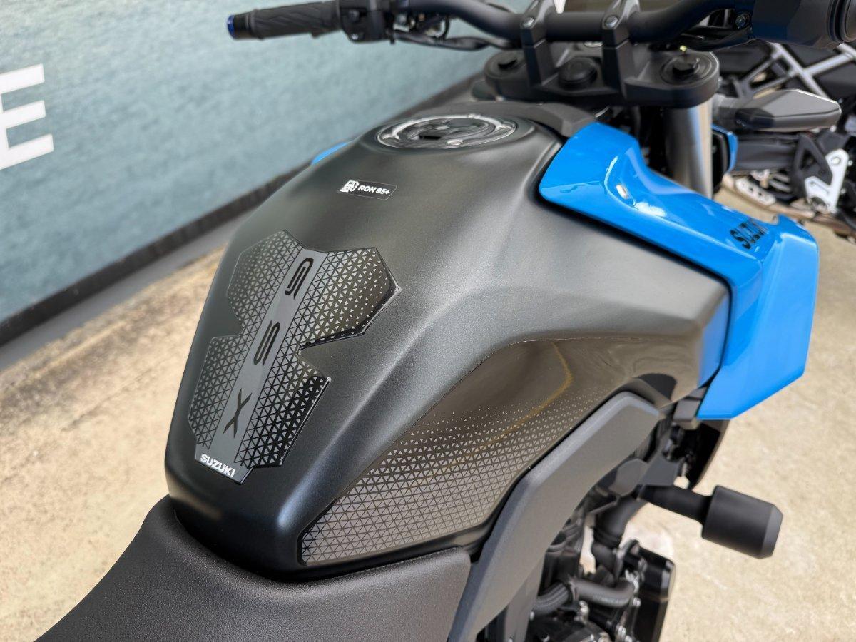 2023 SUZUKI GSX-8S ROAD