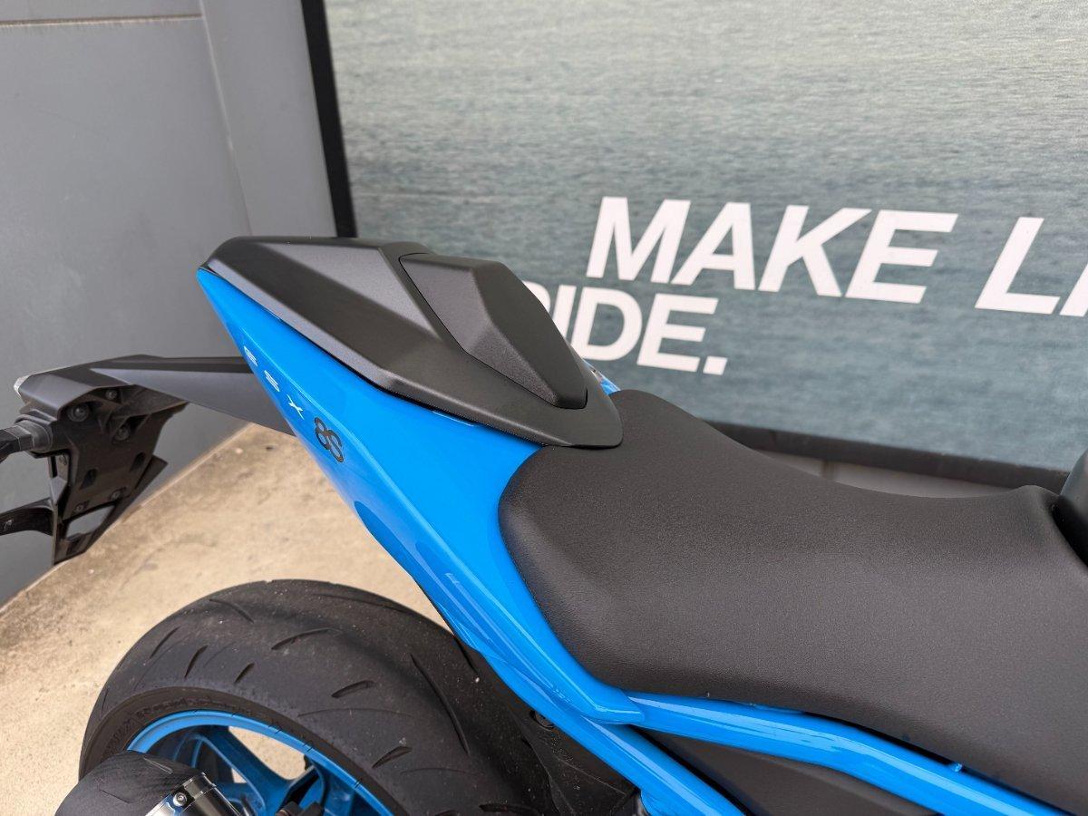 2023 SUZUKI GSX-8S ROAD