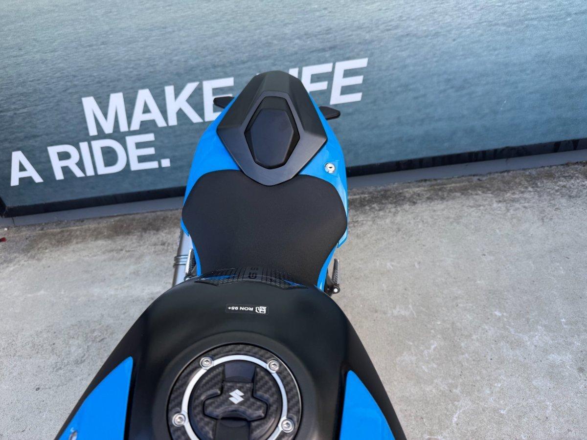 2023 SUZUKI GSX-8S ROAD