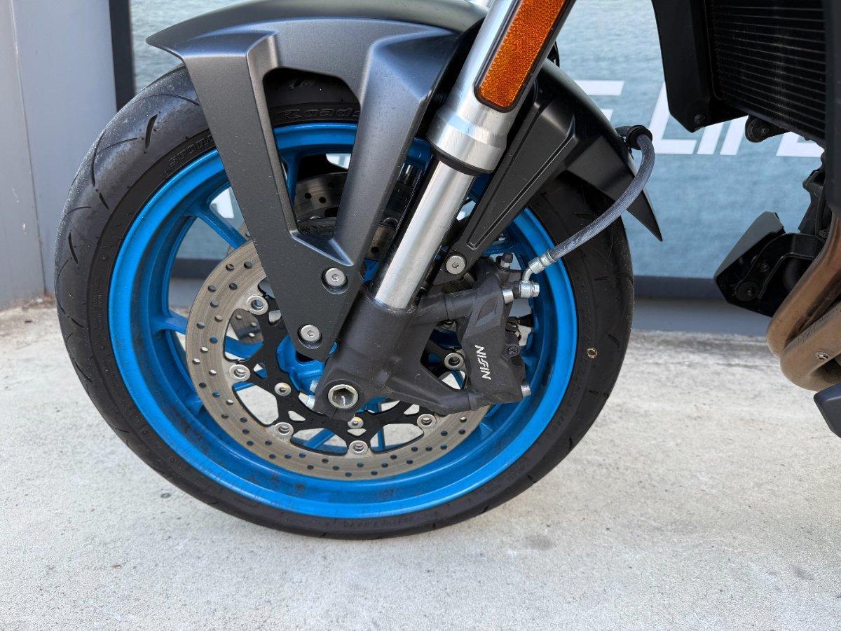 2023 SUZUKI GSX-8S ROAD