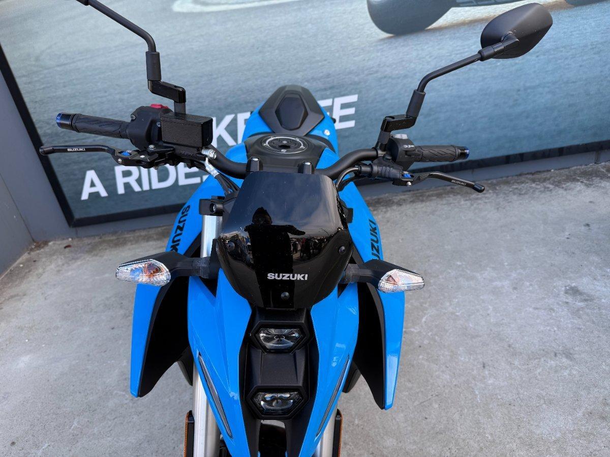 2023 SUZUKI GSX-8S ROAD