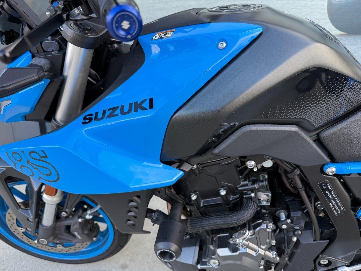 2023 SUZUKI GSX-8S ROAD