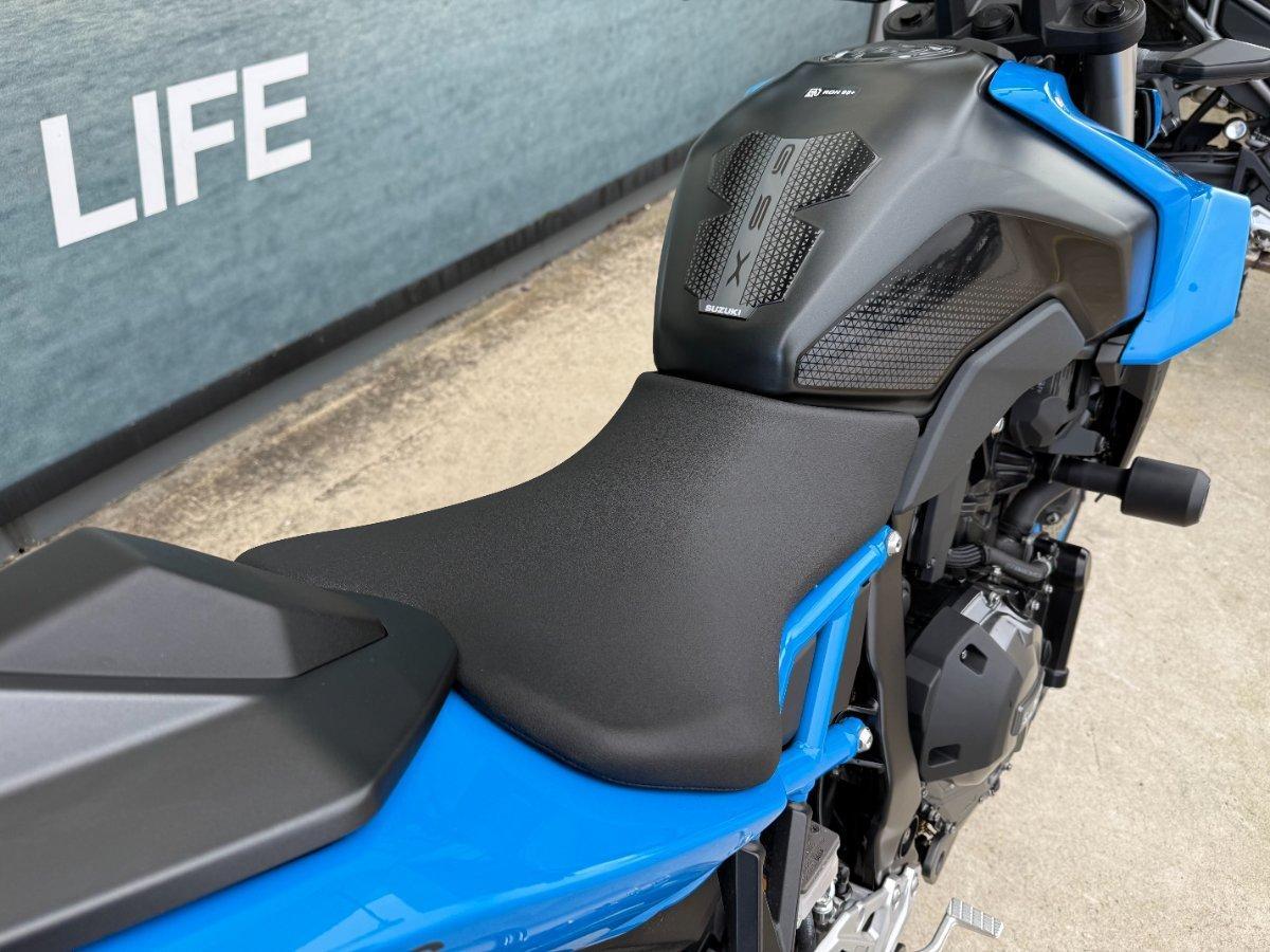 2023 SUZUKI GSX-8S ROAD