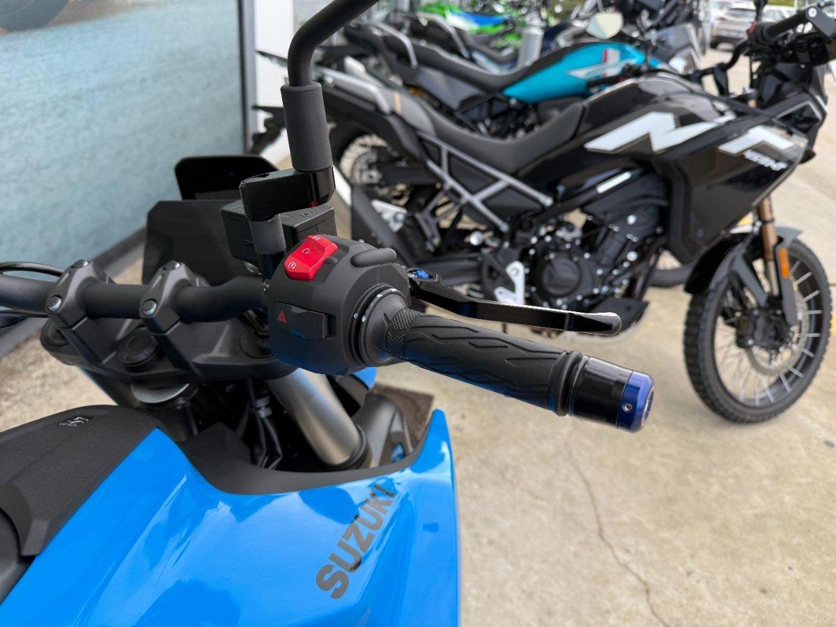 2023 SUZUKI GSX-8S ROAD