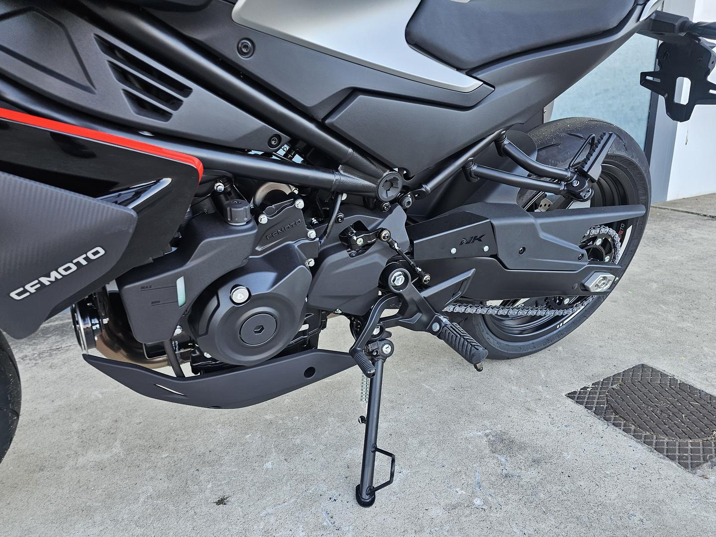 2026 CFMOTO 450 NK ROAD
