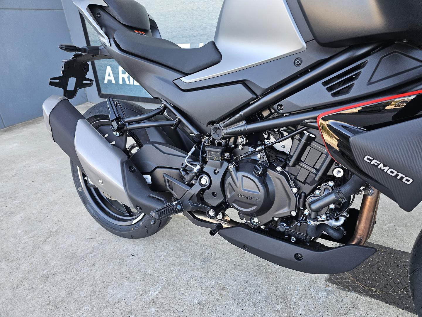 2026 CFMOTO 450 NK ROAD