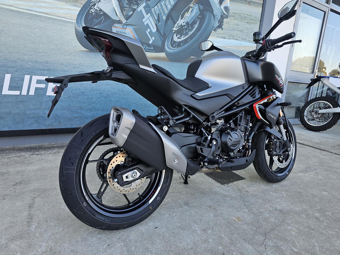 2026 CFMOTO 450 NK ROAD