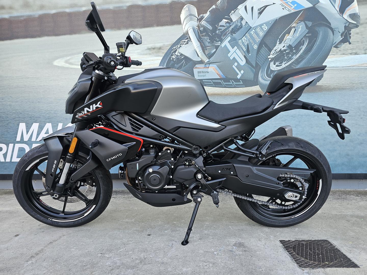 2026 CFMOTO 450 NK ROAD