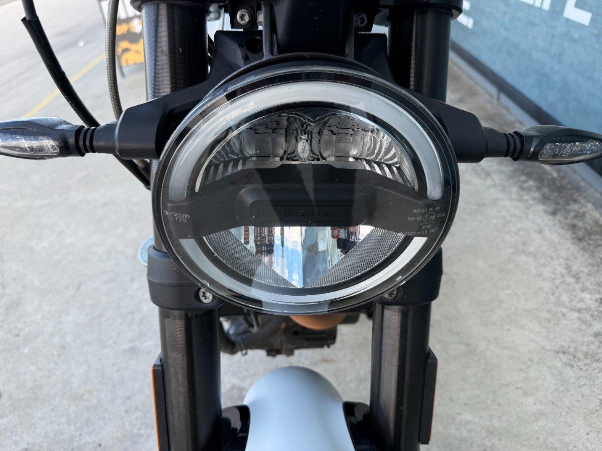 2018 HUSQVARNA VITPILEN 401 ROAD