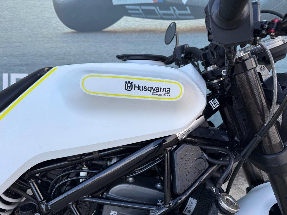 2018 HUSQVARNA VITPILEN 401 ROAD