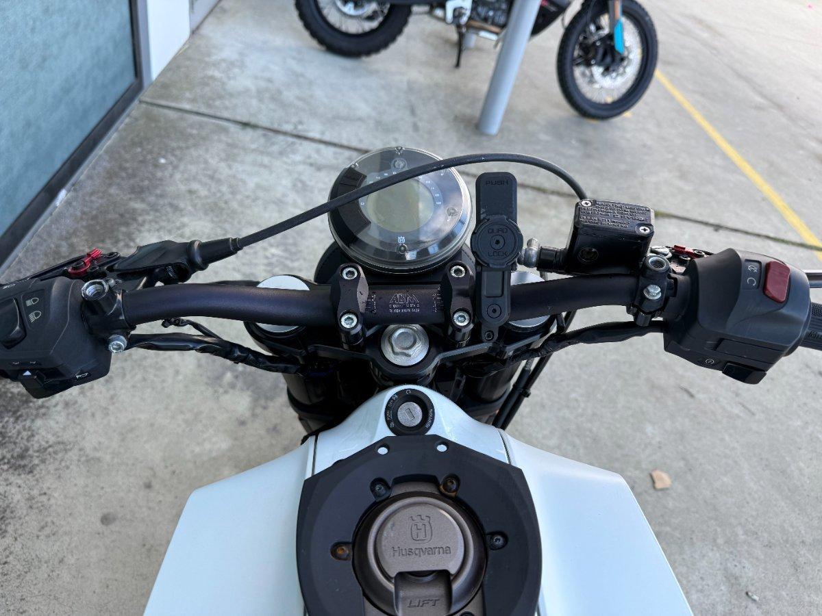 2018 HUSQVARNA VITPILEN 401 ROAD