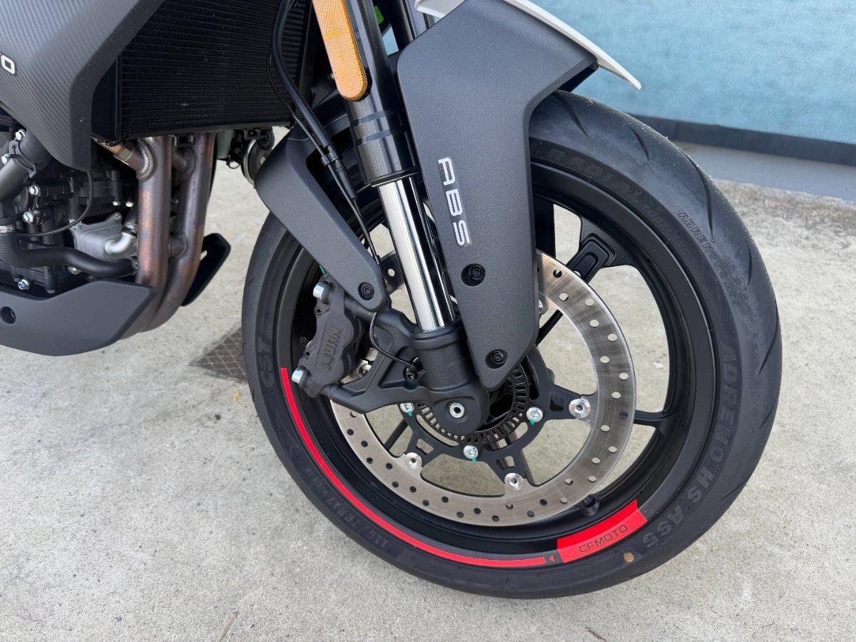 2025 CF MOTO 450 NK ROAD