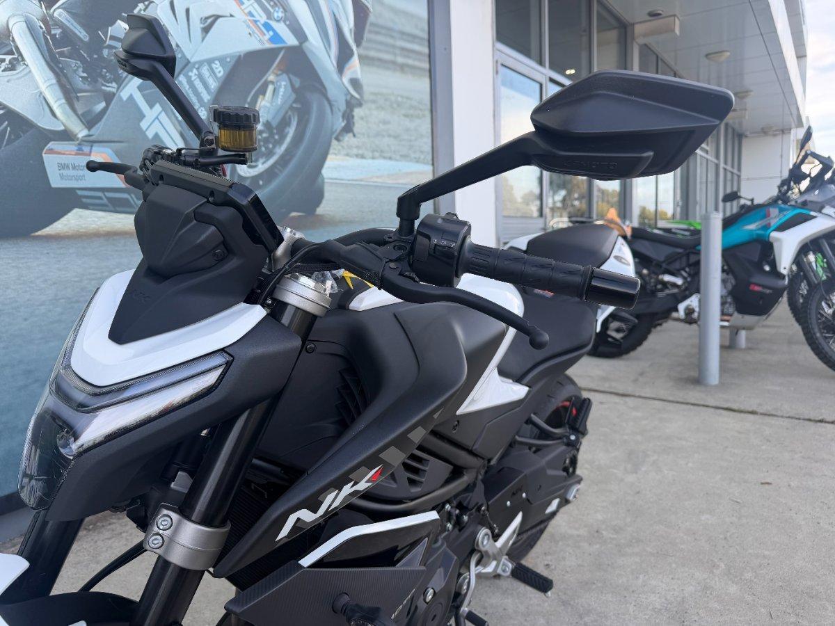 2025 CF MOTO 450 NK ROAD