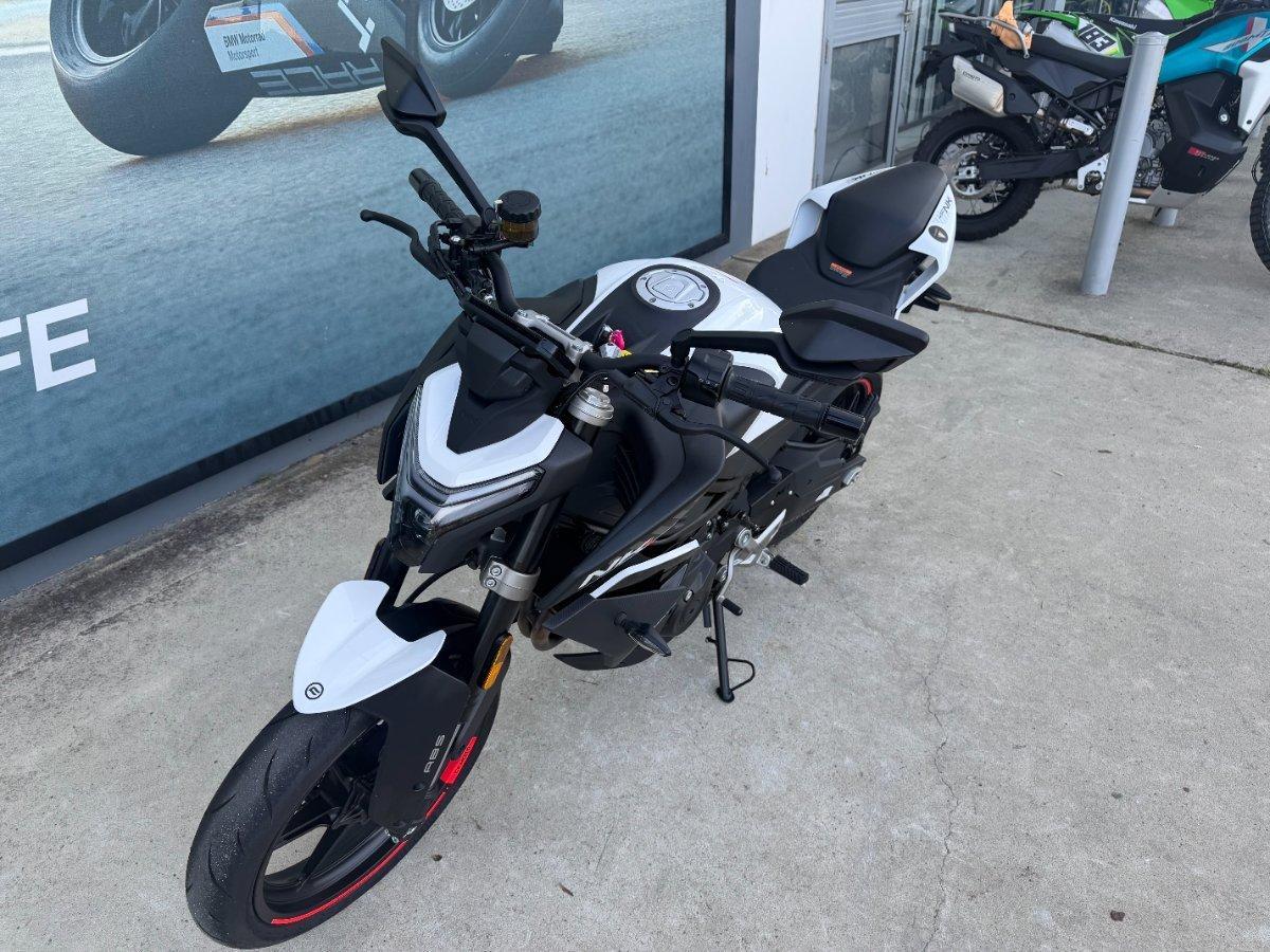 2025 CF MOTO 450 NK ROAD