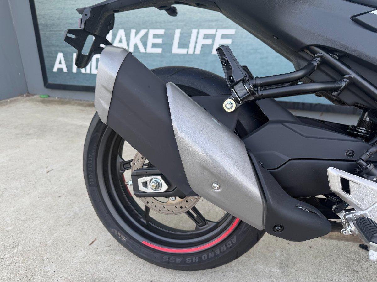 2025 CF MOTO 450 NK ROAD
