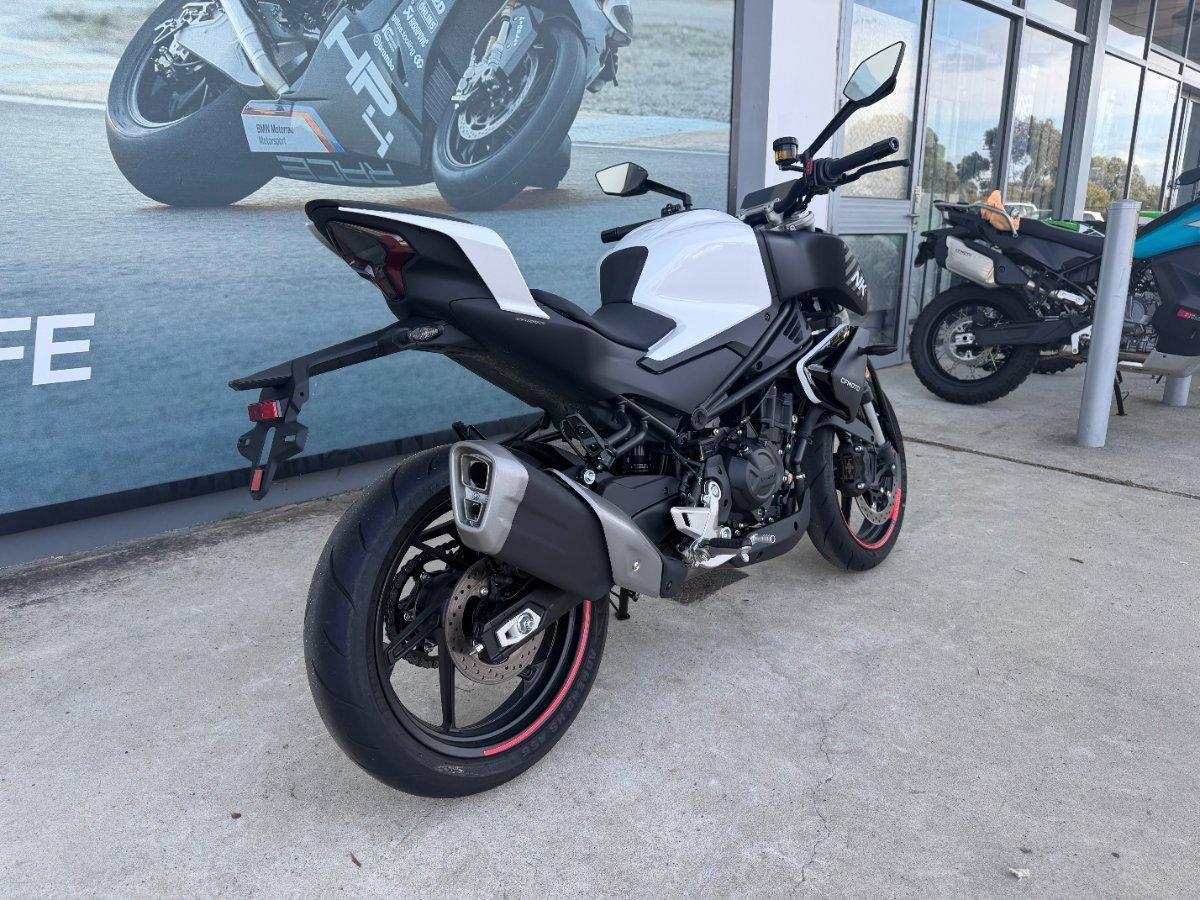 2025 CF MOTO 450 NK ROAD