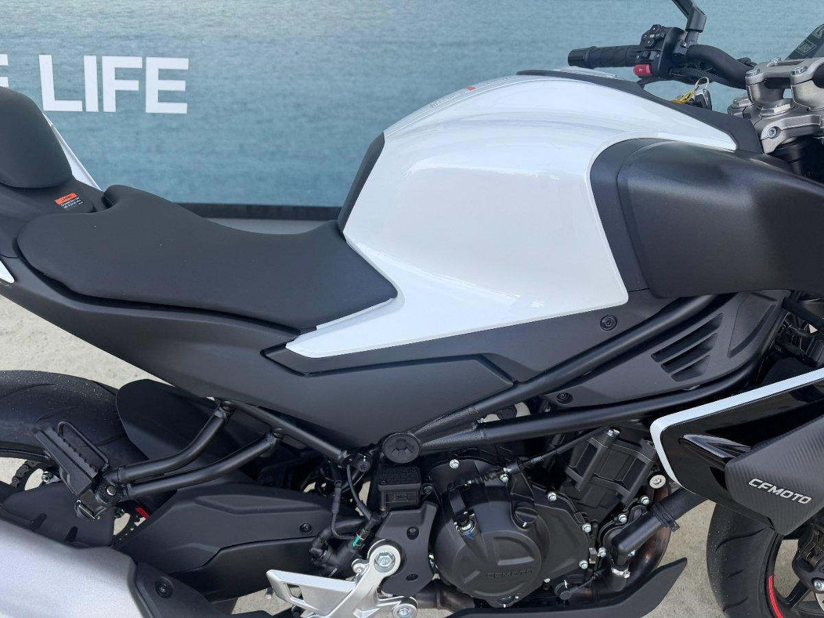 2025 CF MOTO 450 NK ROAD