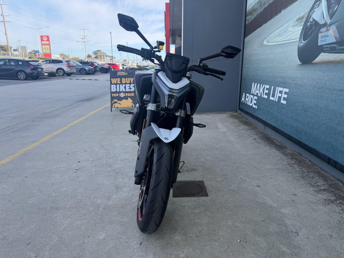2025 CF MOTO 450 NK ROAD