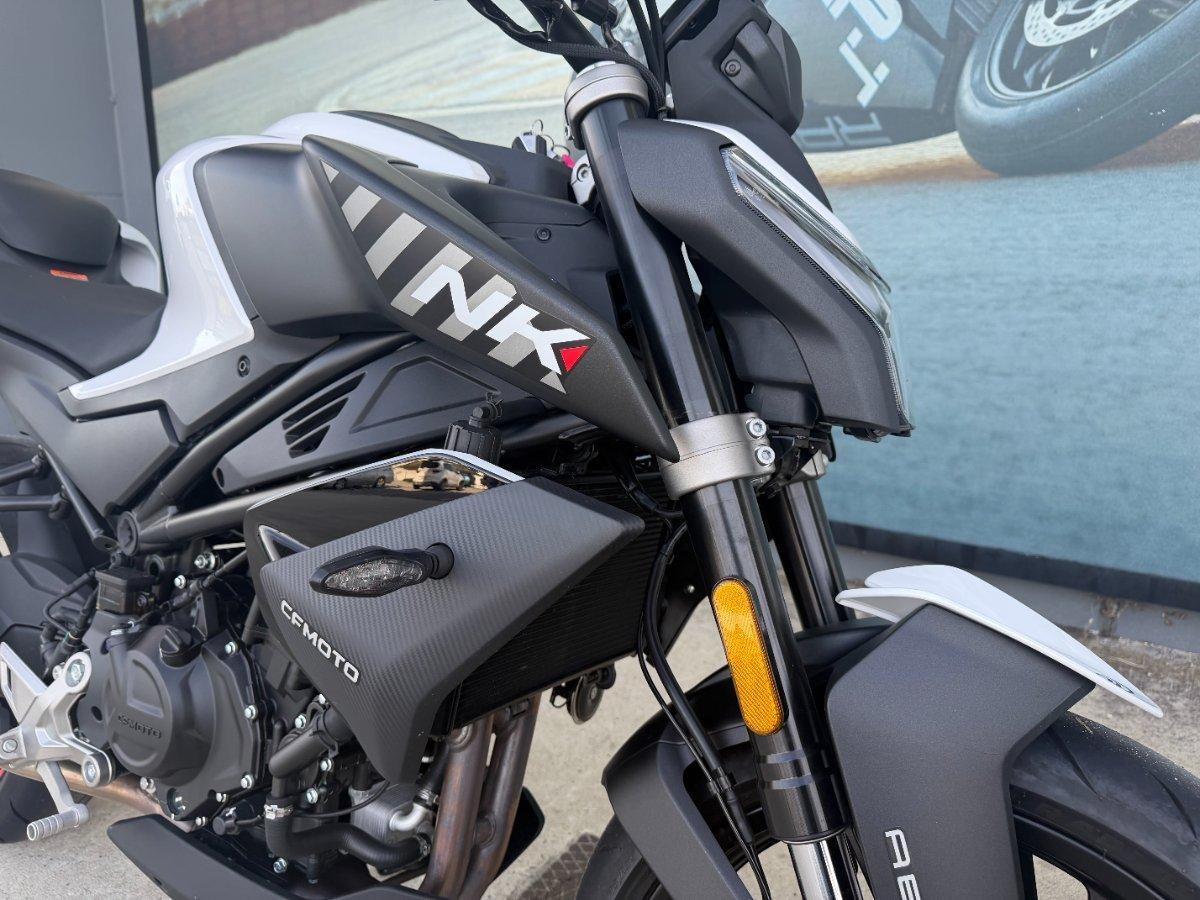 2025 CF MOTO 450 NK ROAD