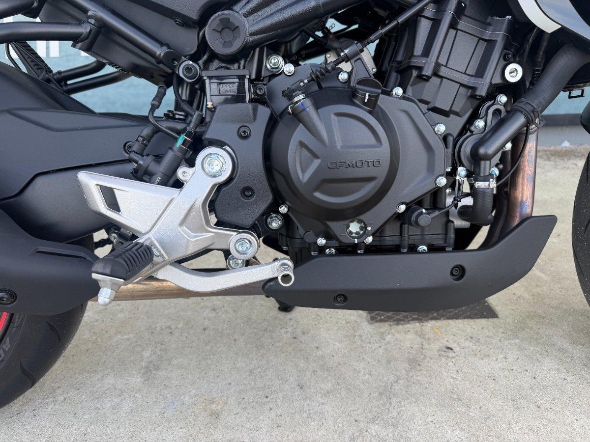 2025 CF MOTO 450 NK ROAD