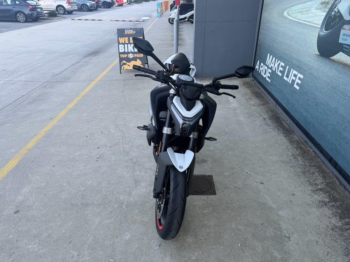 2025 CF MOTO 450 NK ROAD