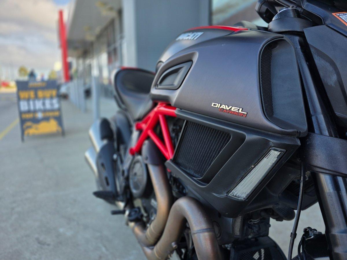 2015 DUCATI DIAVEL CARBON CRUISER
