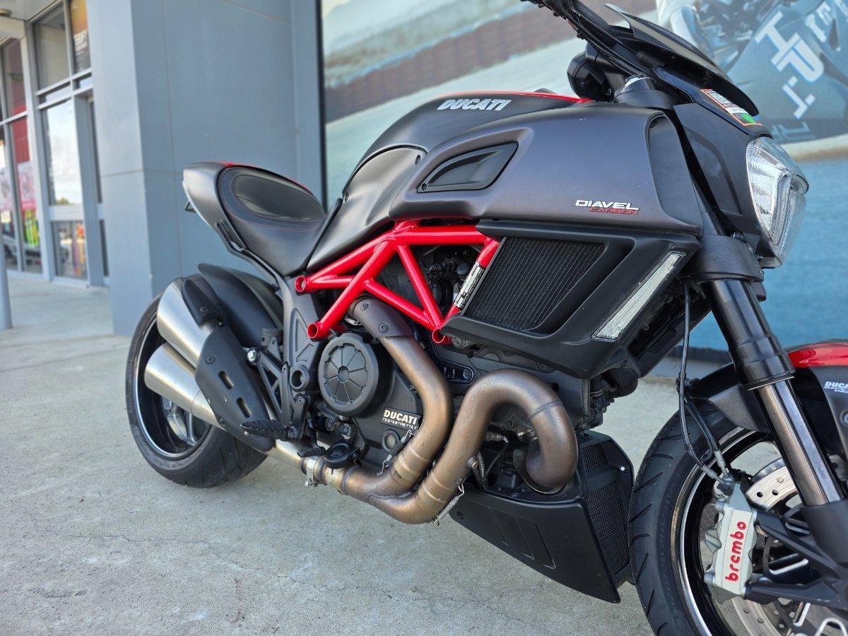 2015 DUCATI DIAVEL CARBON CRUISER