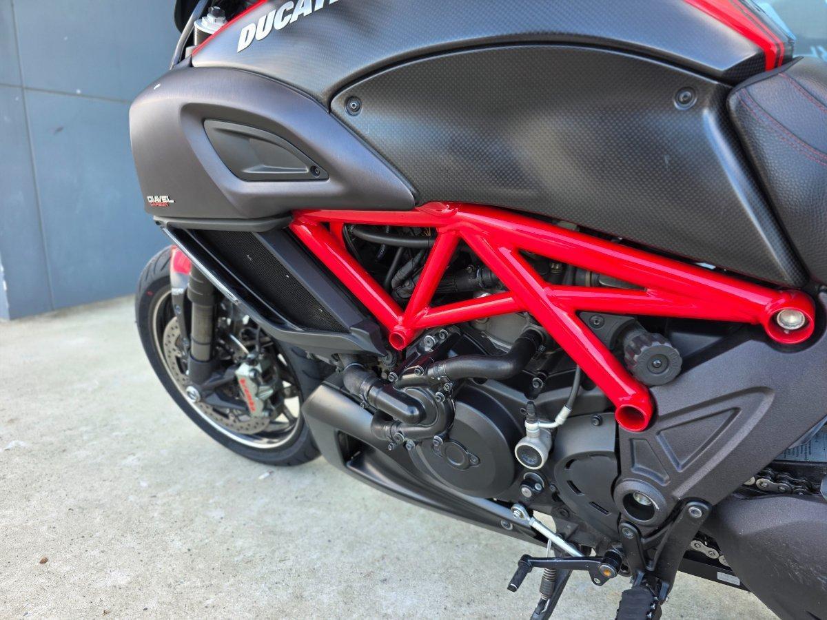 2015 DUCATI DIAVEL CARBON CRUISER