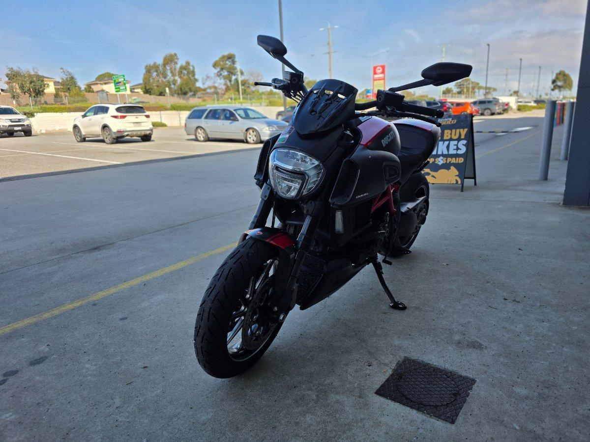 2015 DUCATI DIAVEL CARBON CRUISER