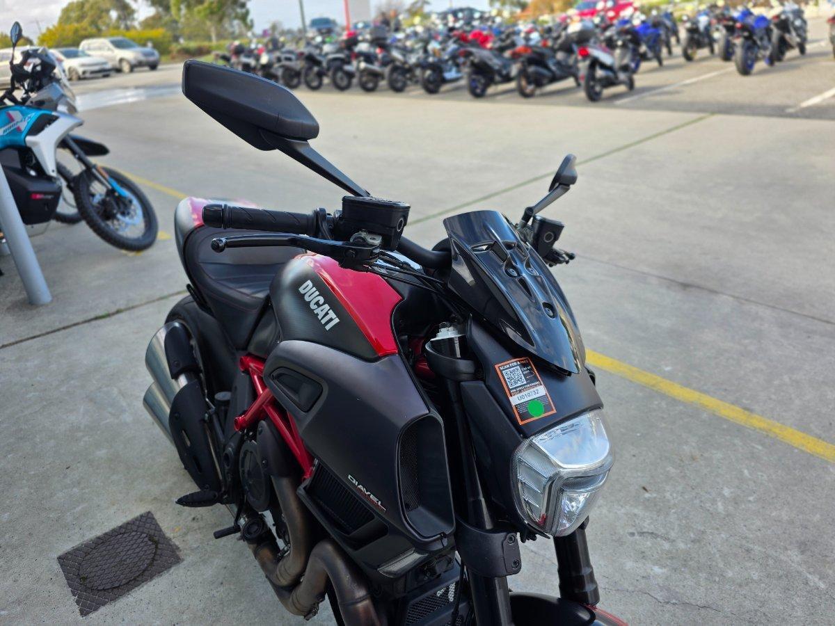 2015 DUCATI DIAVEL CARBON CRUISER
