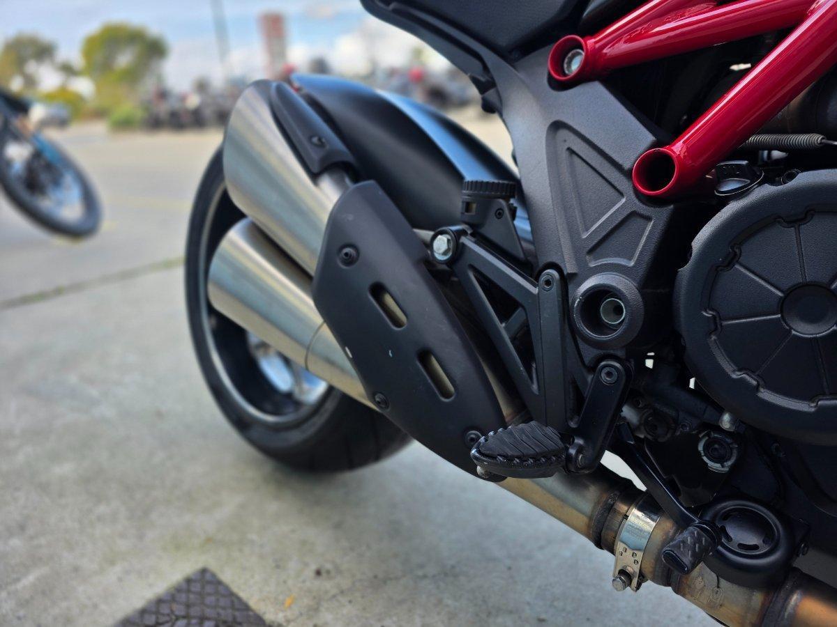 2015 DUCATI DIAVEL CARBON CRUISER