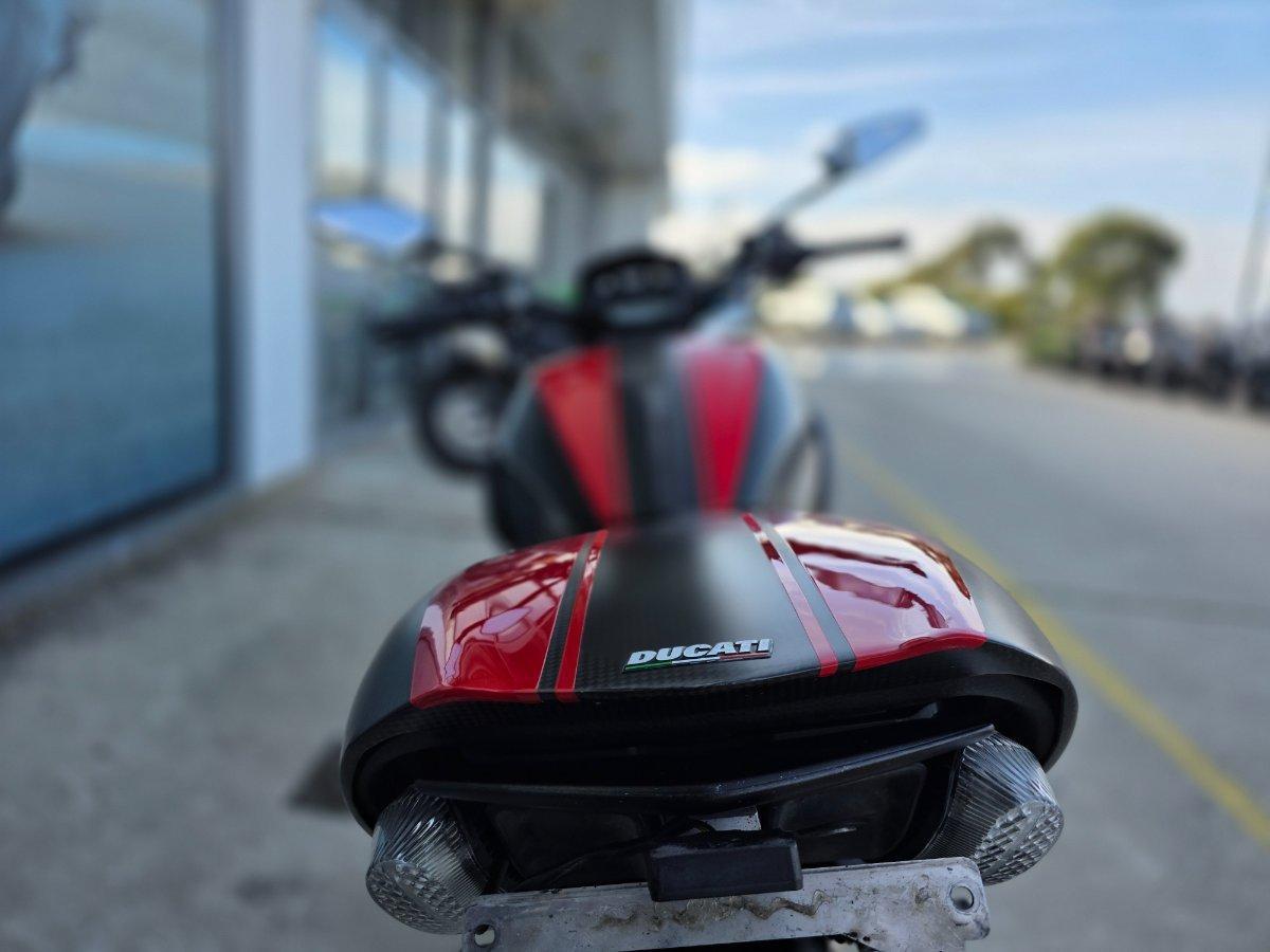 2015 DUCATI DIAVEL CARBON CRUISER