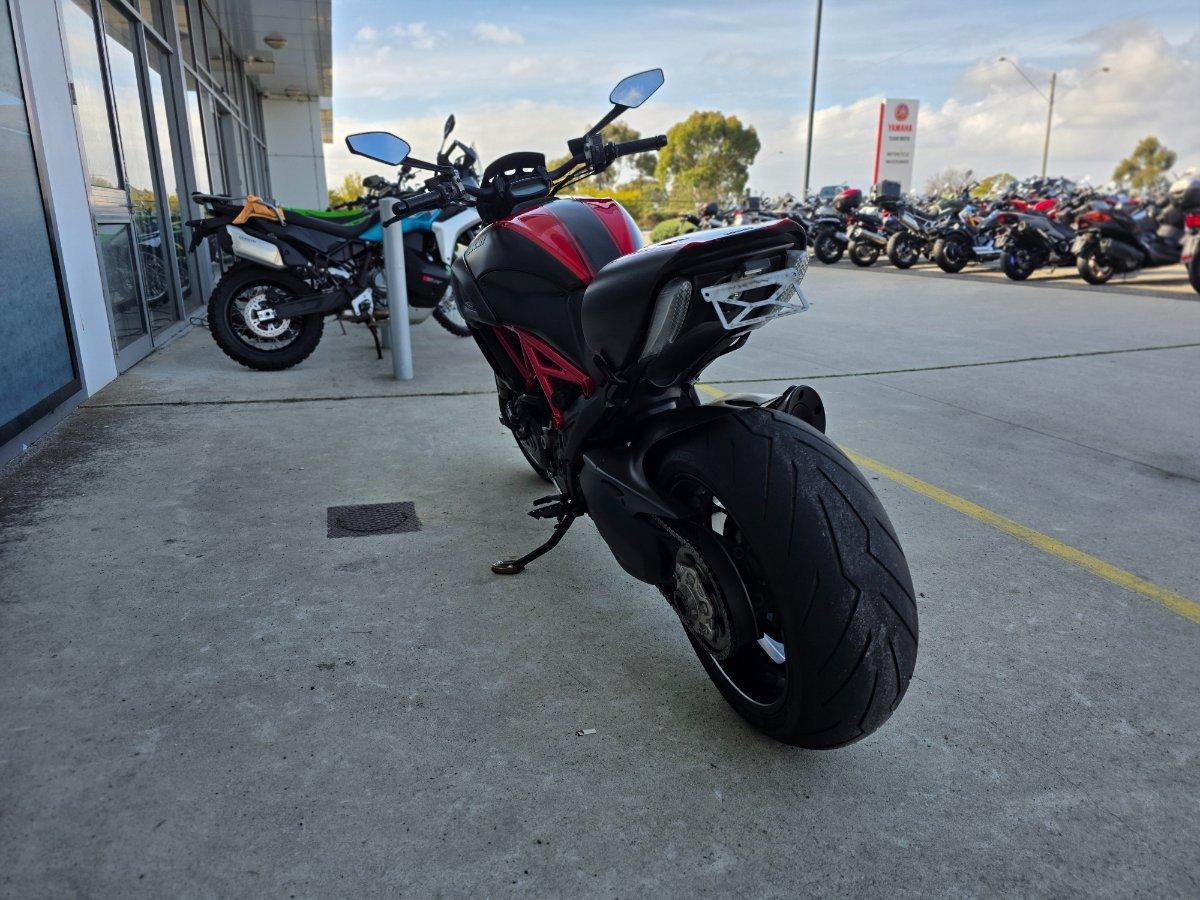 2015 DUCATI DIAVEL CARBON CRUISER