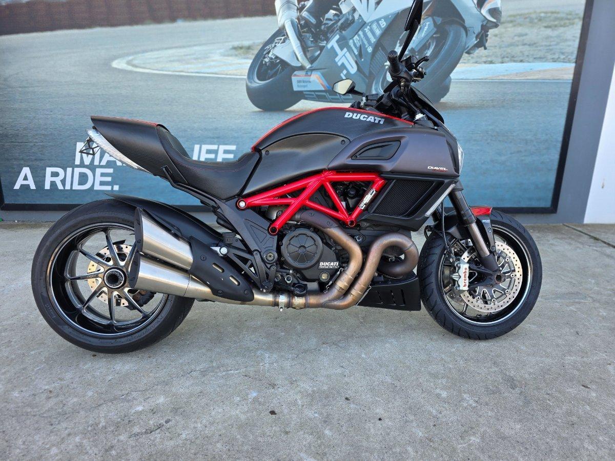 2015 DUCATI DIAVEL CARBON CRUISER